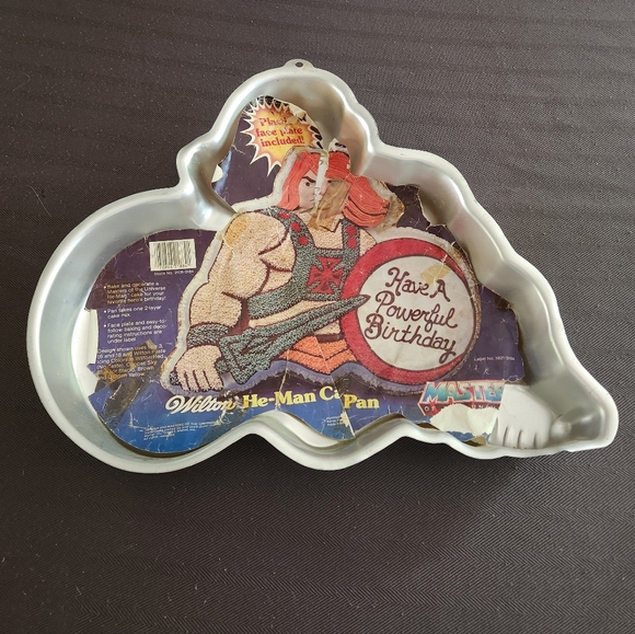 Masters of the Universe He-Man Cake Pan - Picture 2 of 3
